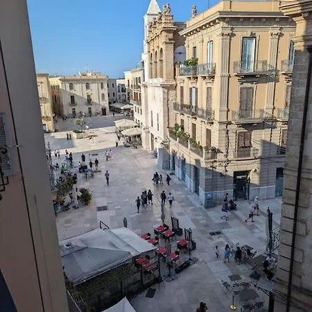 A Balcon On The Plaza Μπάρι